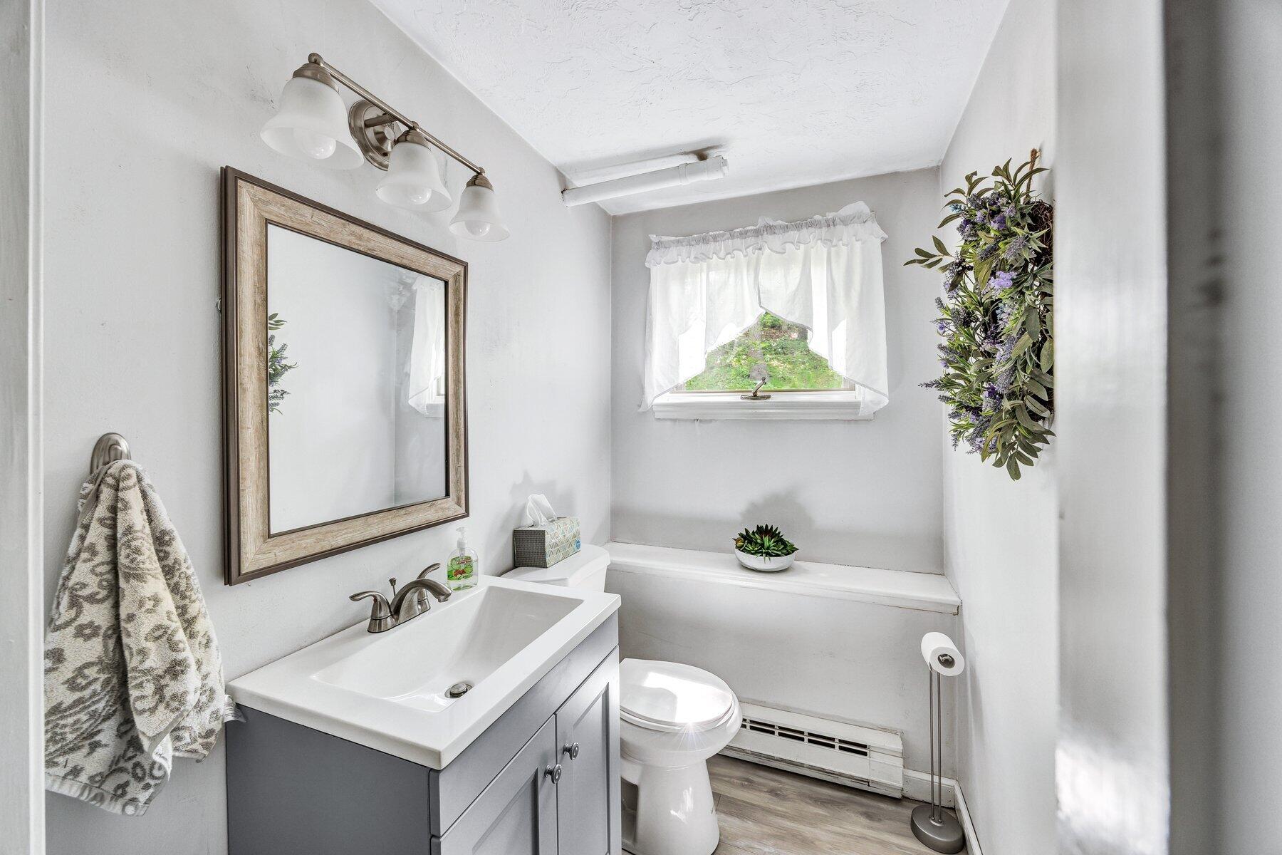 6 Woodvale Avenue Plymouth MA 02360
