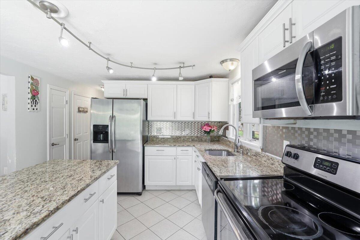 70 Quinaquisset Avenue Mashpee MA 02649