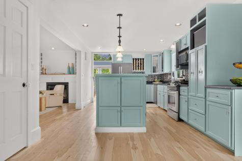 90 Log Cabin Road MA 02642