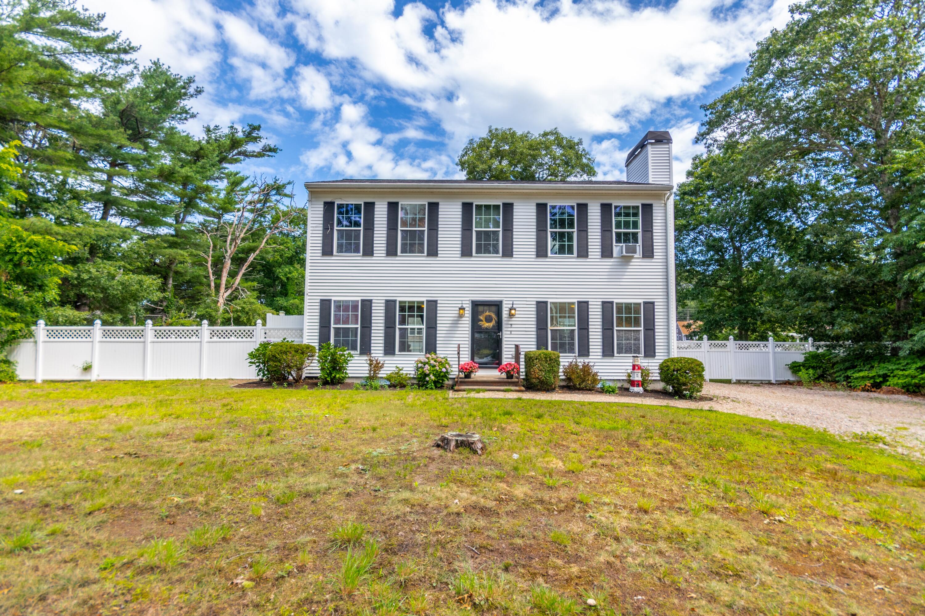 8 Hampden Road Teaticket MA 02536