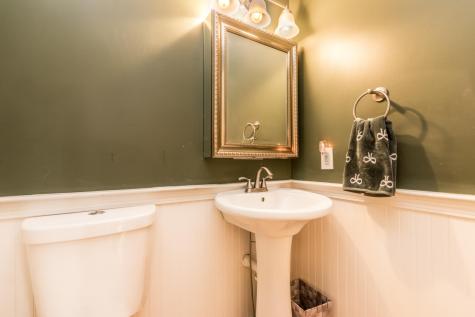8 Hampden Road Teaticket MA 02536