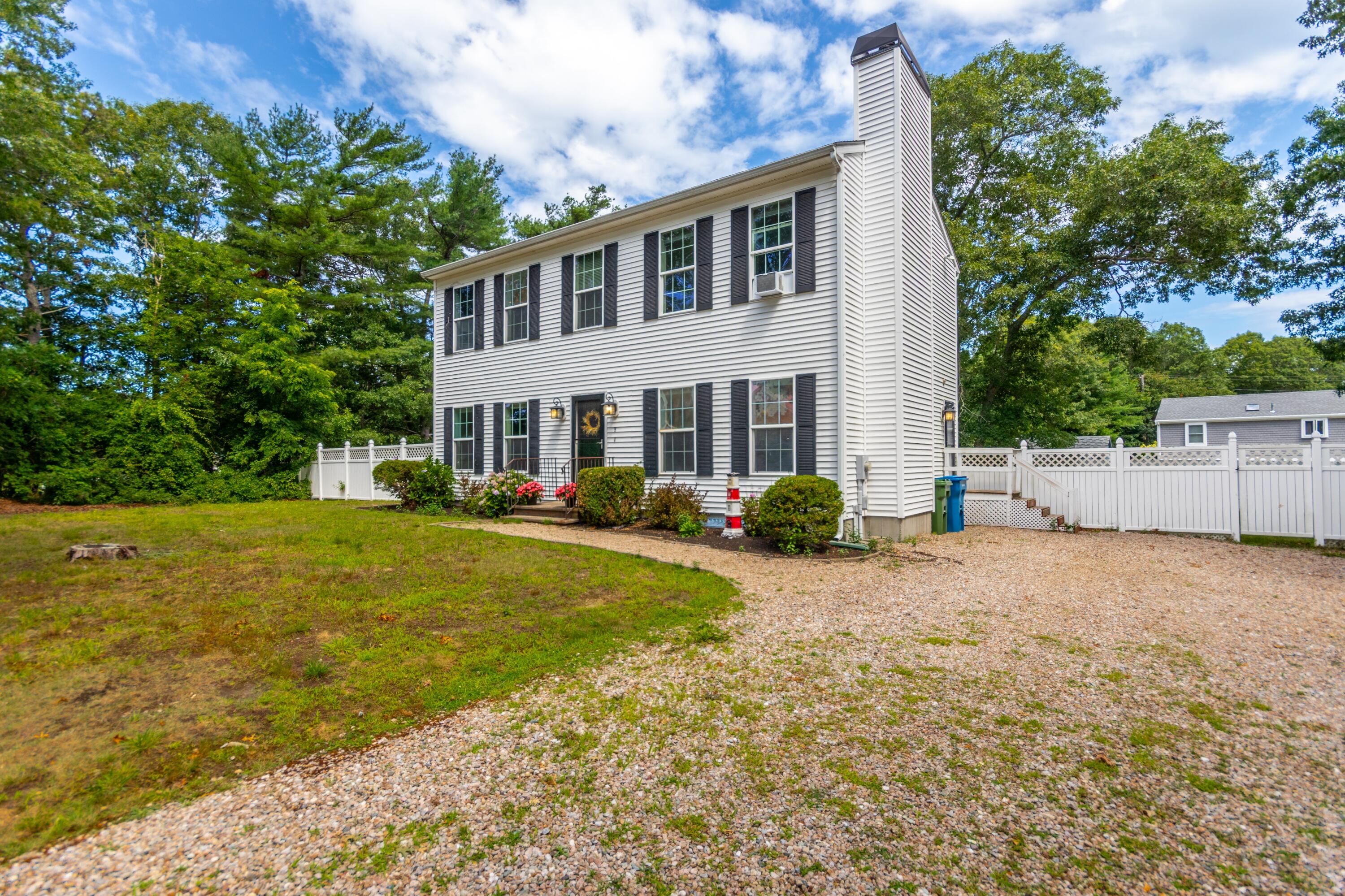 8 Hampden Road Teaticket MA 02536