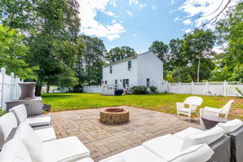 8 Hampden Road Teaticket MA 02536