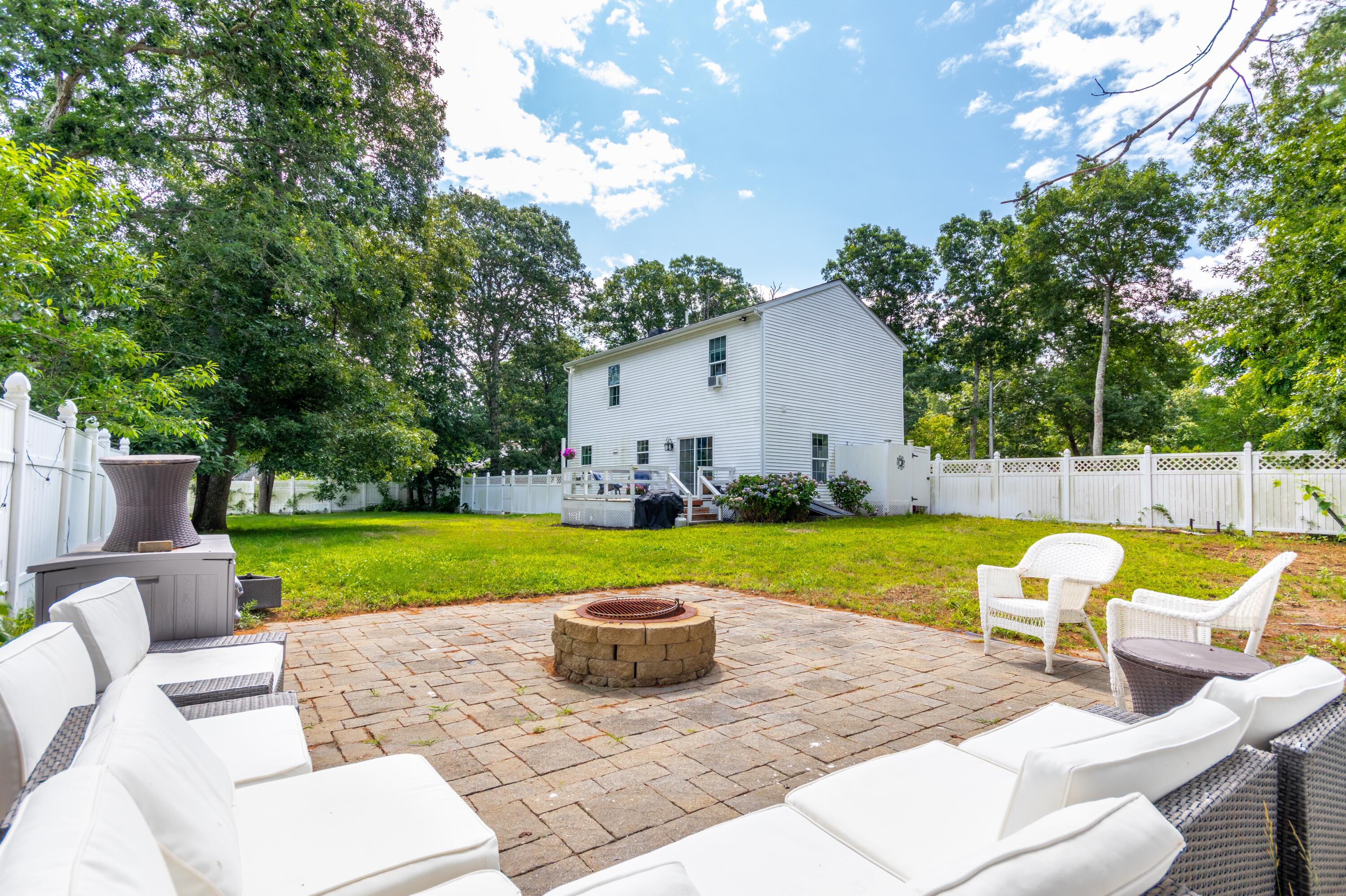 8 Hampden Road Teaticket MA 02536