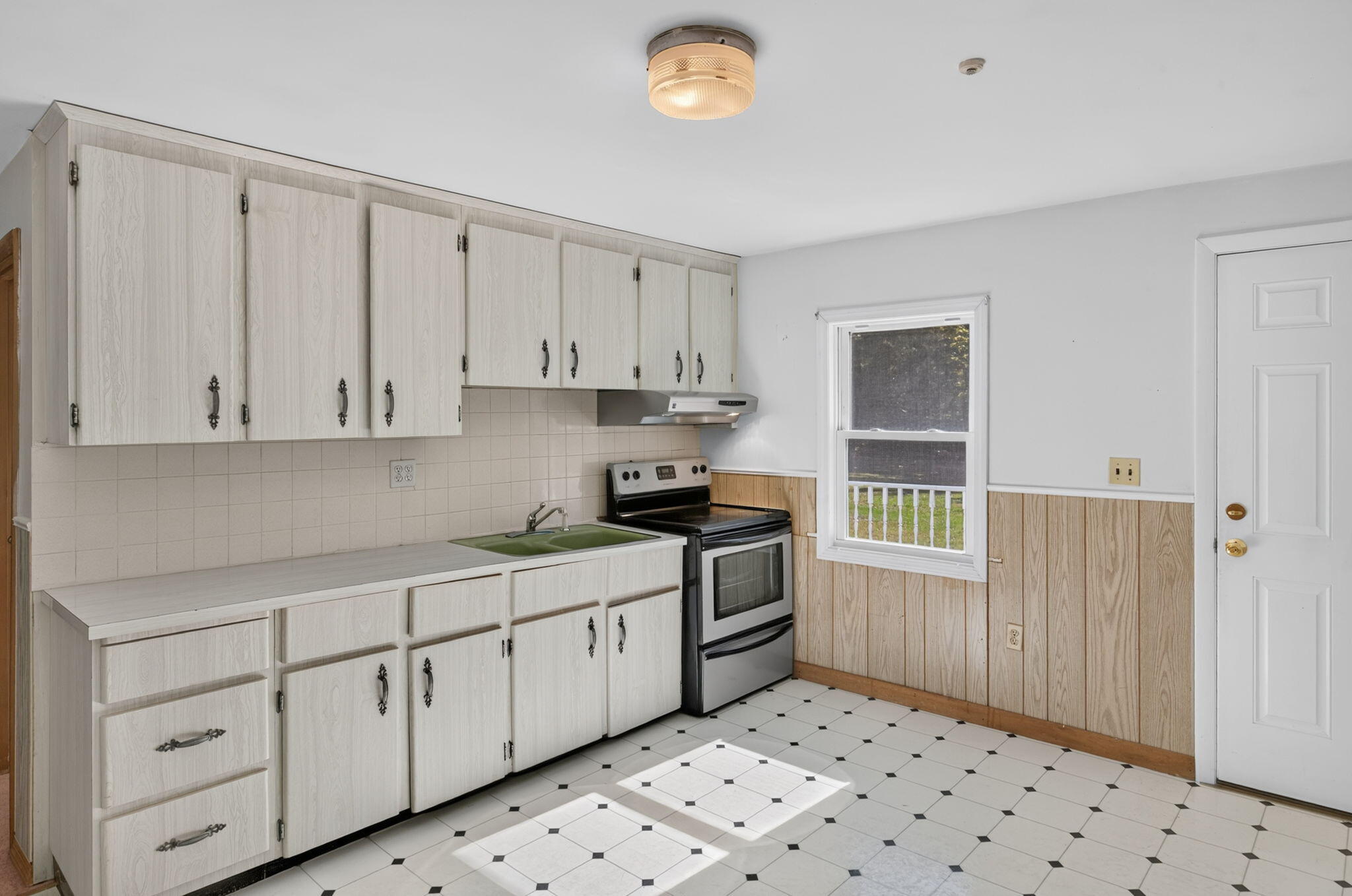 8 Spectacle Pond Drive East Falmouth MA 02536