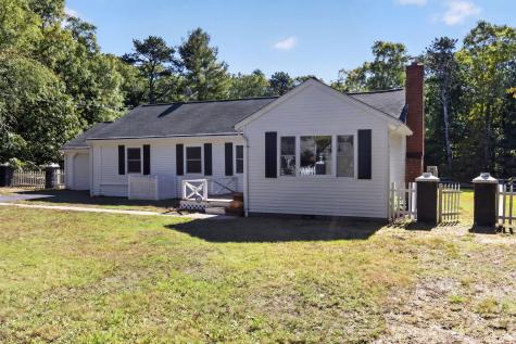 8 Spectacle Pond Drive East Falmouth MA 02536
