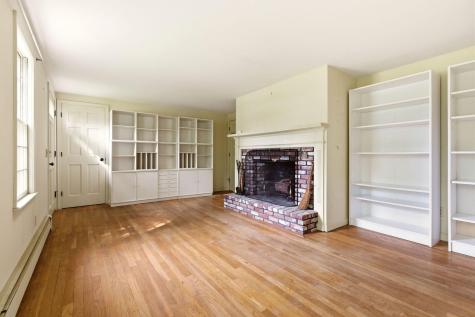 93 Robbins Circle Dennis MA 02638