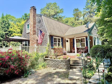 25 Muskegat Road Falmouth MA 02536