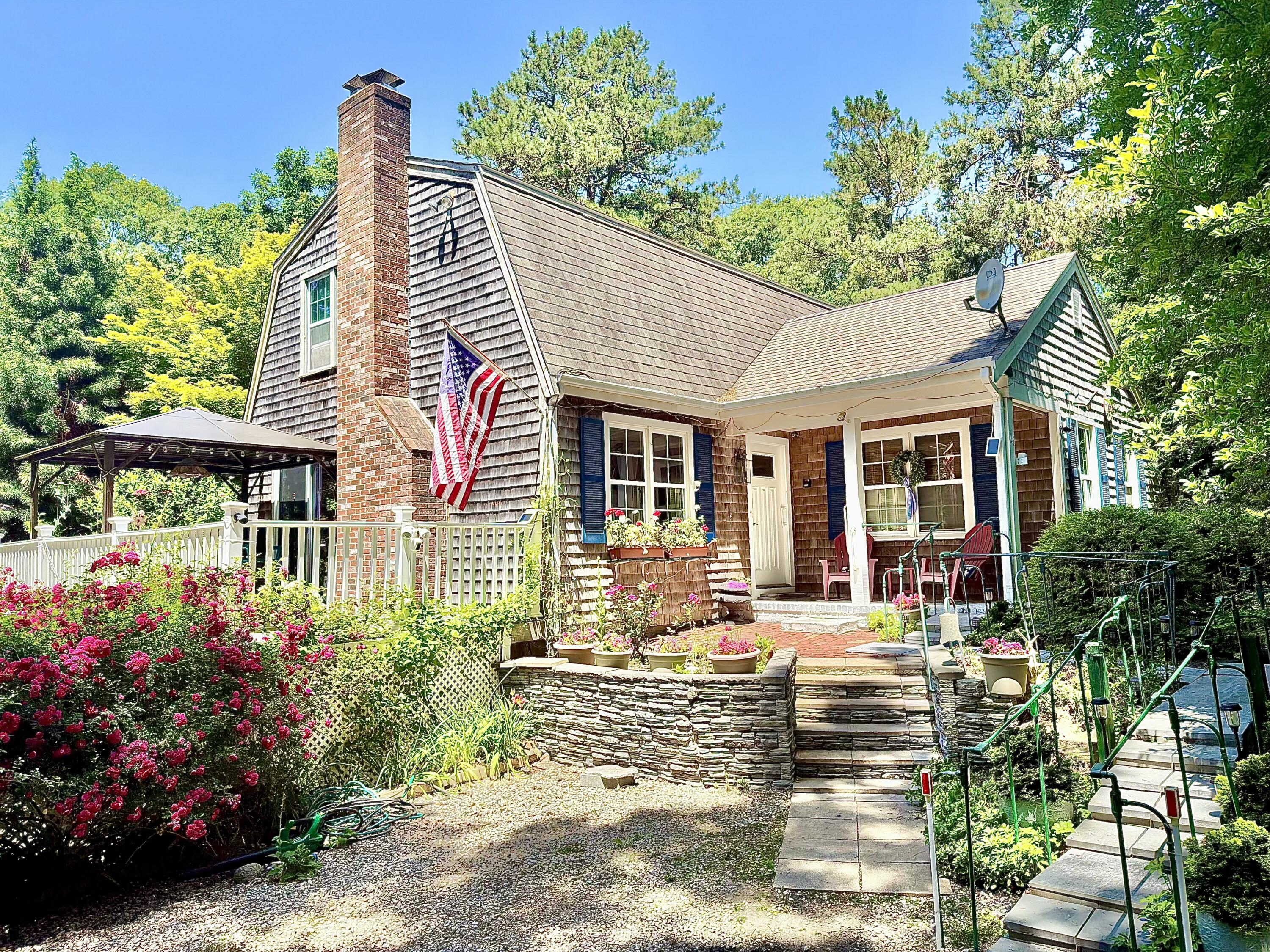25 Muskegat Road Falmouth MA 02536