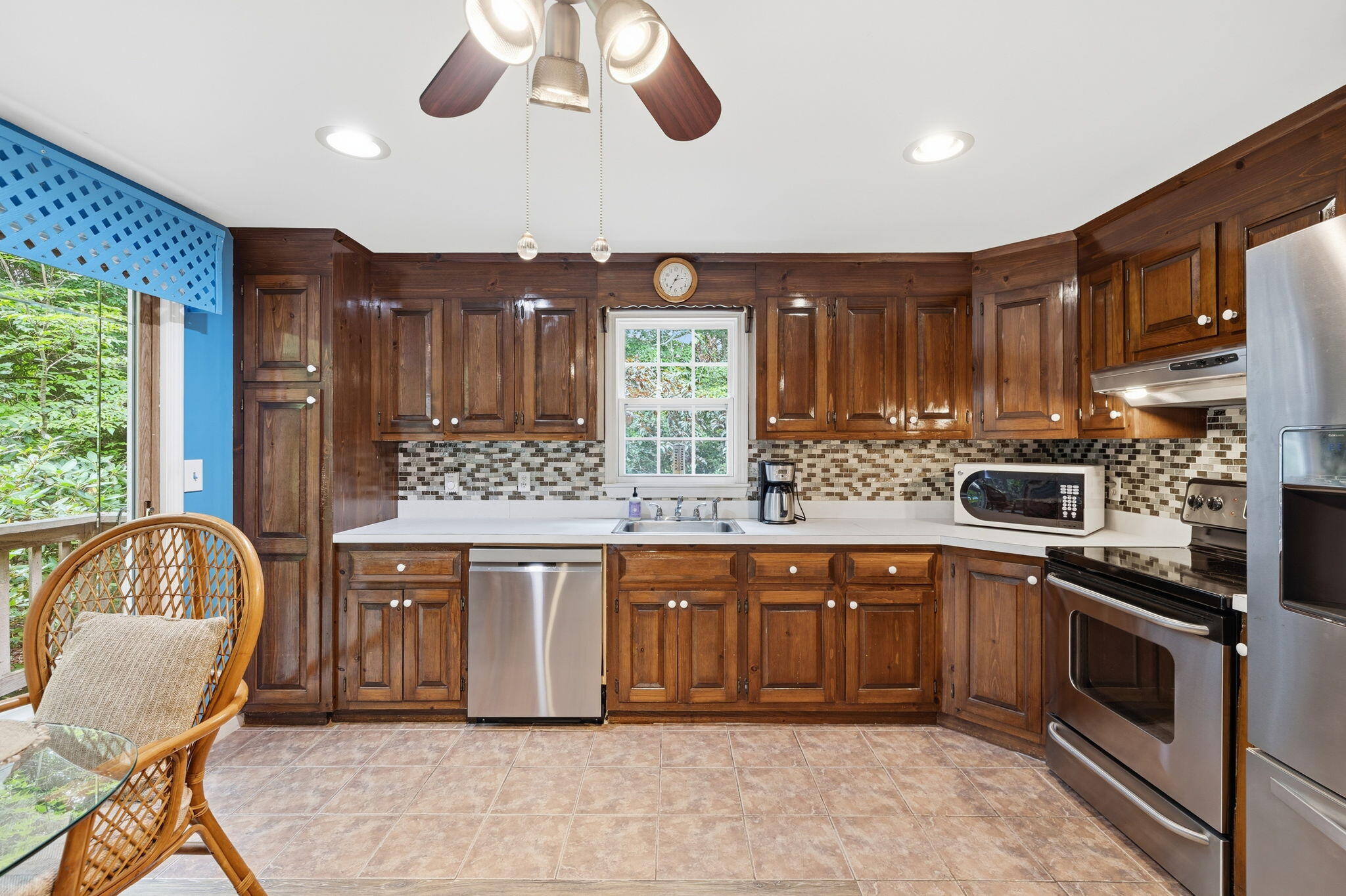 25 Muskegat Road MA 02536