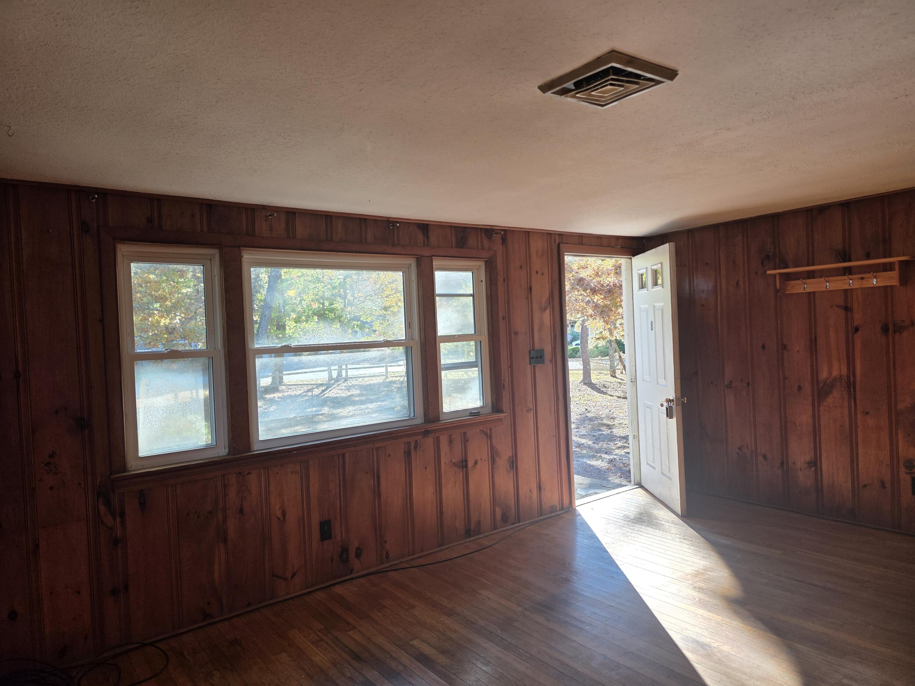 8 Holly Lane Yarmouth MA 02664