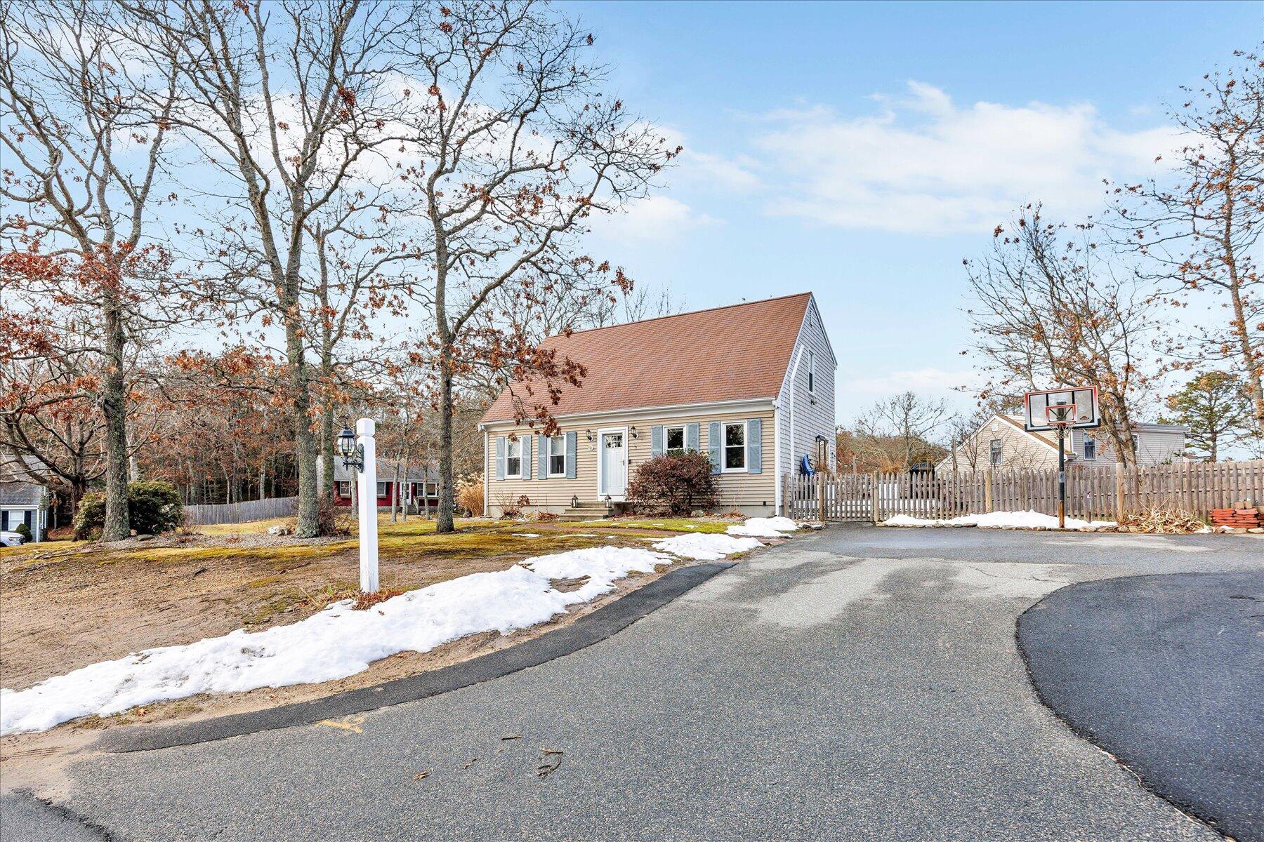 39 Papnomett Road Mashpee MA 02649