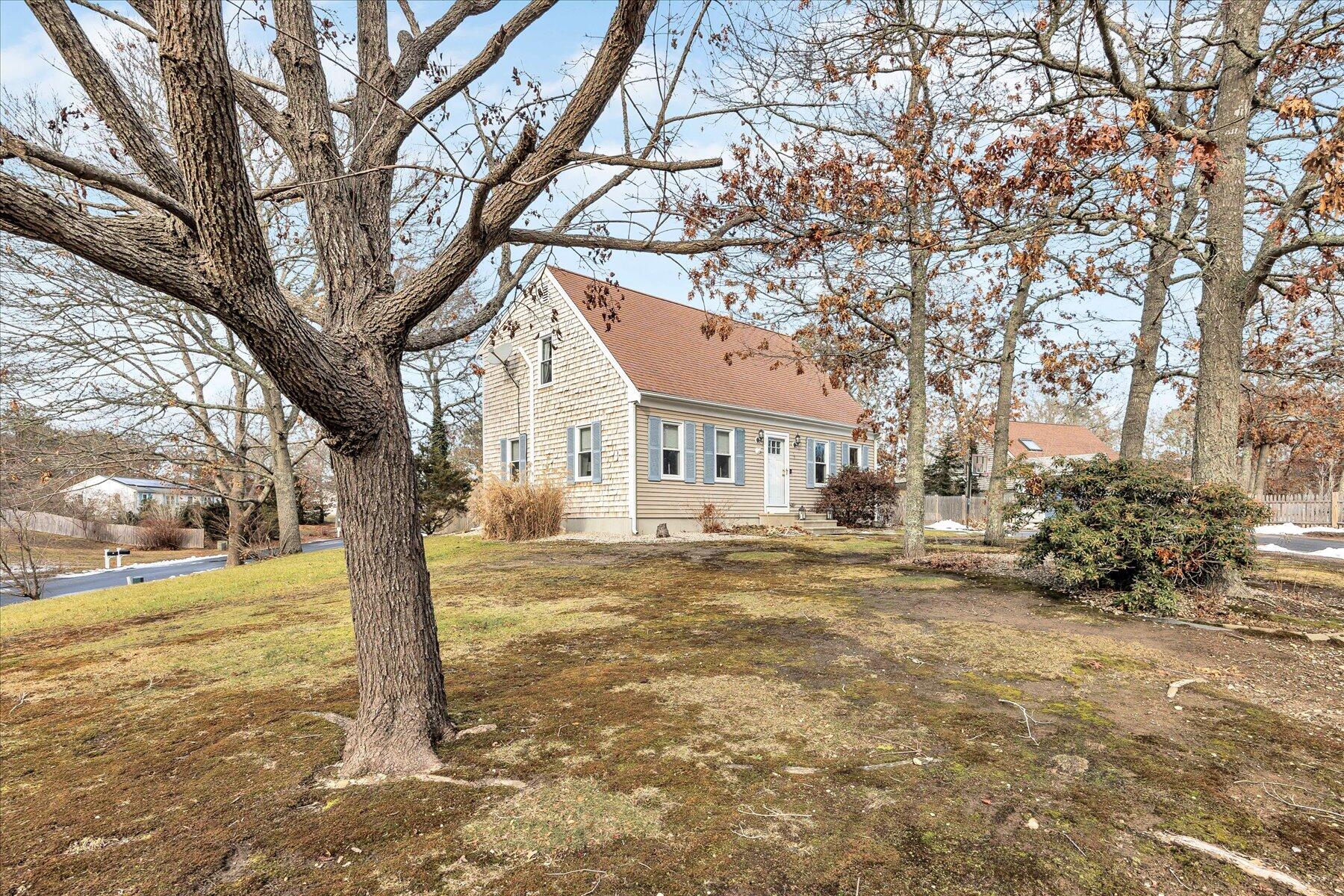 39 Papnomett Road Mashpee MA 02649