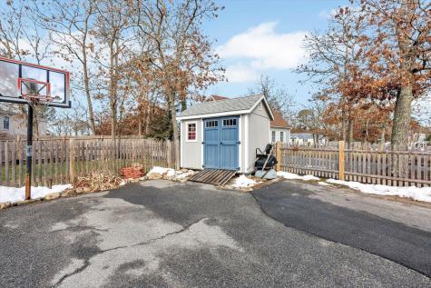 39 Papnomett Road Mashpee MA 02649