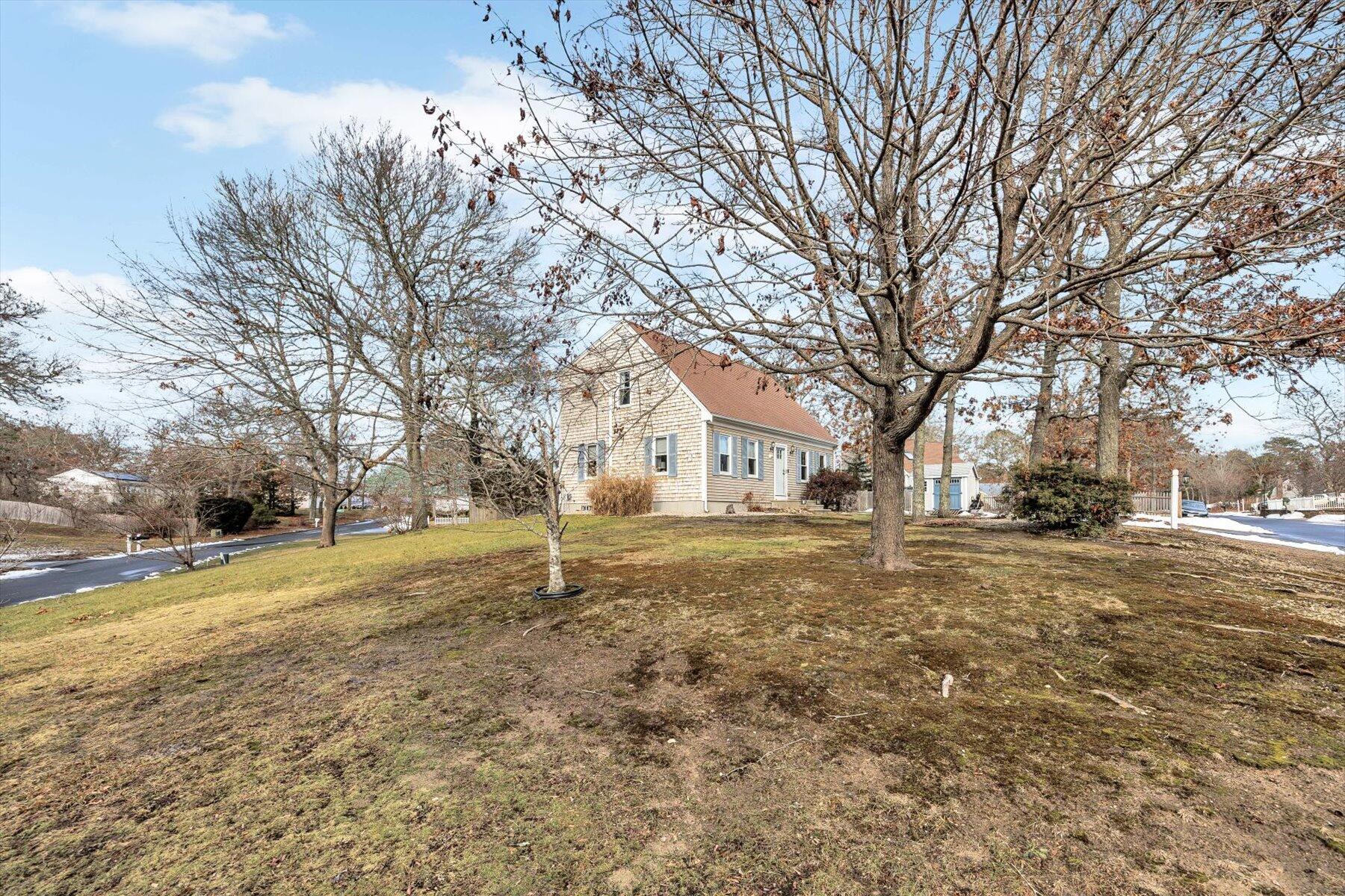 39 Papnomett Road Mashpee MA 02649