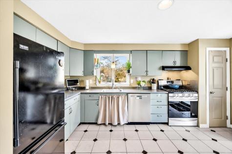 39 Papnomett Road Mashpee MA 02649