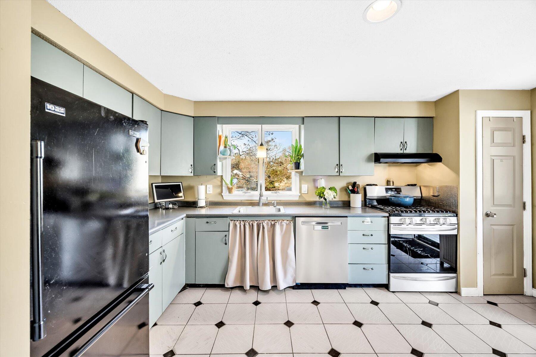 39 Papnomett Road Mashpee MA 02649