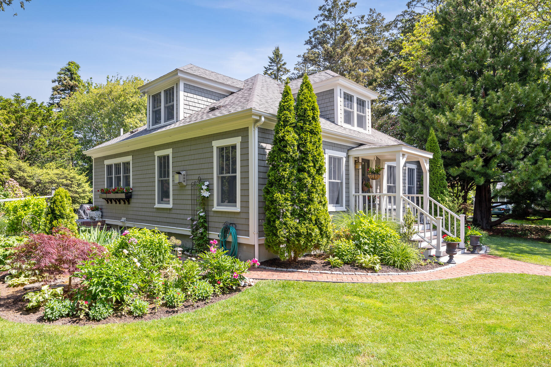 19 Willow Street Sandwich MA 02563