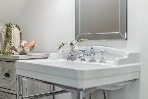 19 Willow Street Sandwich MA 02563