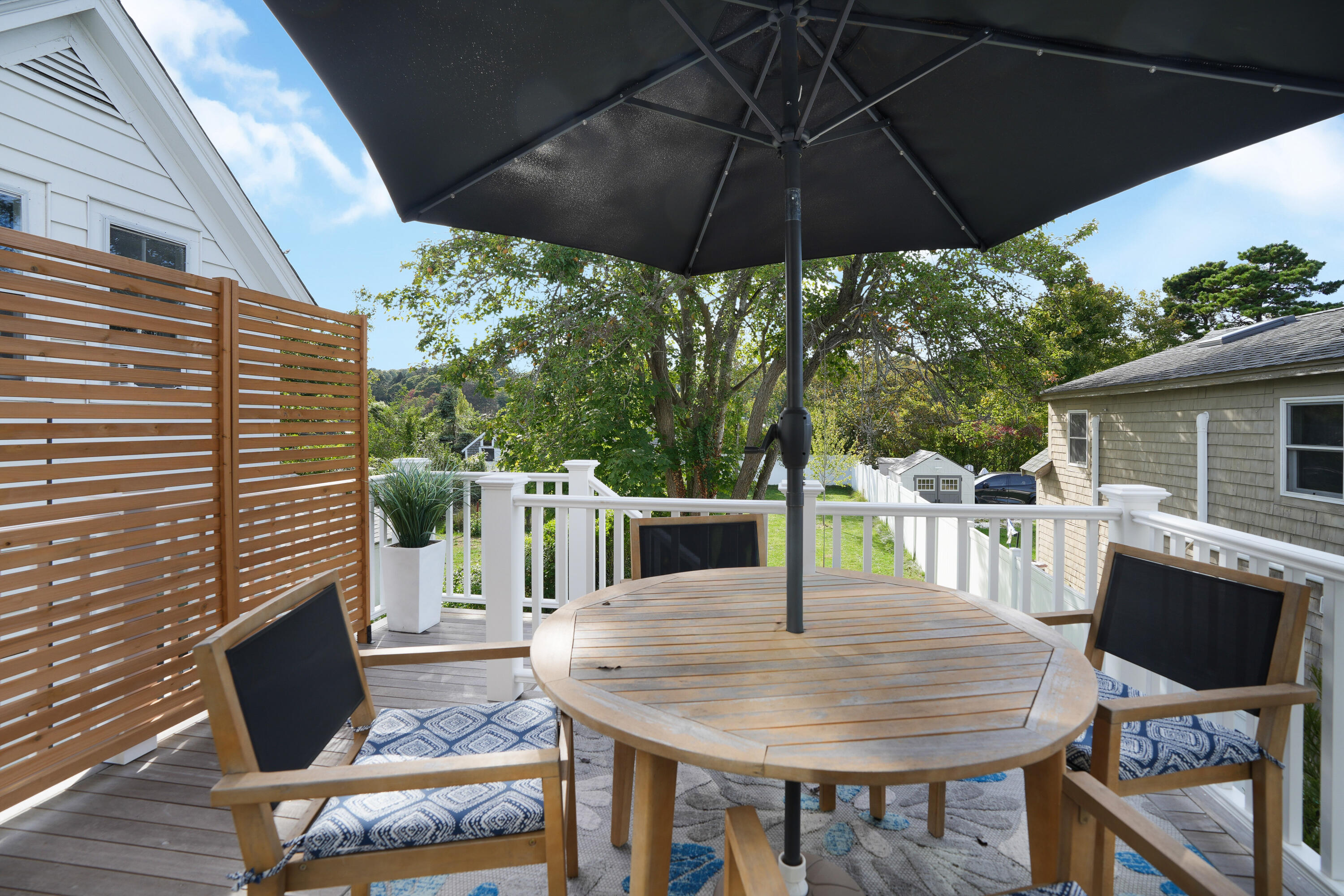 29 & 33 Lagoon Pond Road Vineyard Haven MA 02568