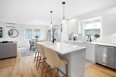 29 & 33 Lagoon Pond Road Vineyard Haven MA 02568