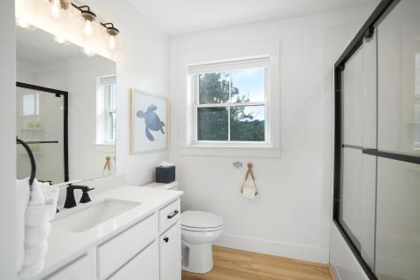 29 & 33 Lagoon Pond Road Vineyard Haven MA 02568