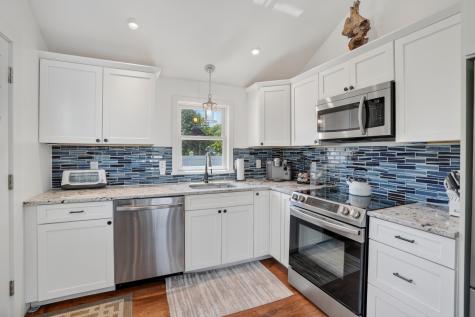 29 & 33 Lagoon Pond Road Vineyard Haven MA 02568