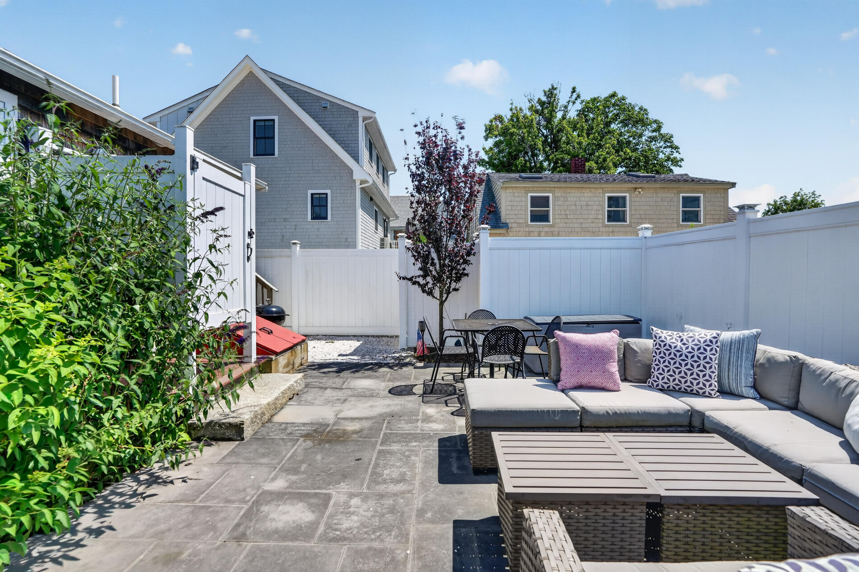 29 & 33 Lagoon Pond Road Vineyard Haven MA 02568