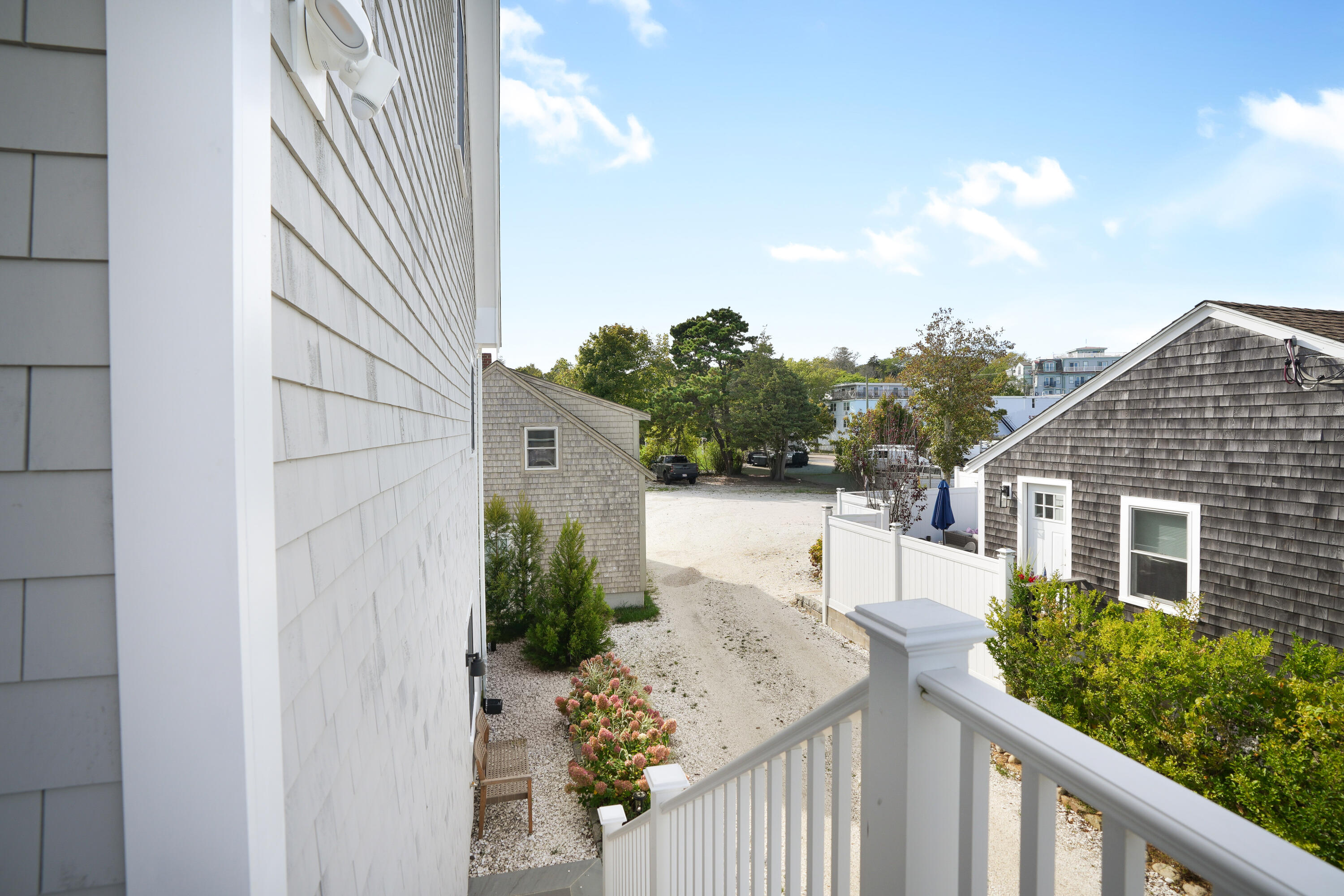 29 & 33 Lagoon Pond Road Vineyard Haven MA 02568