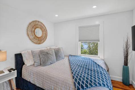 29 & 33 Lagoon Pond Road Vineyard Haven MA 02568