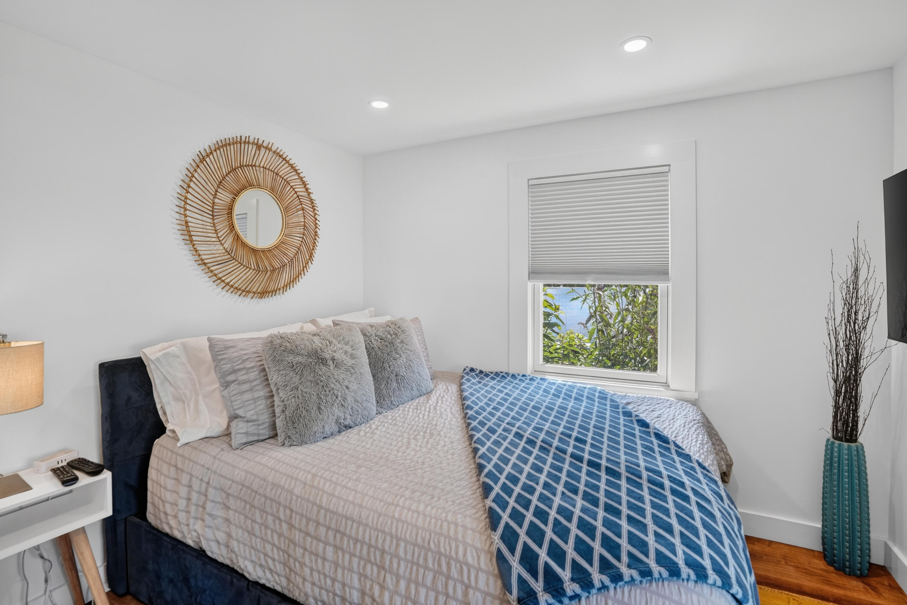 29 & 33 Lagoon Pond Road Vineyard Haven MA 02568