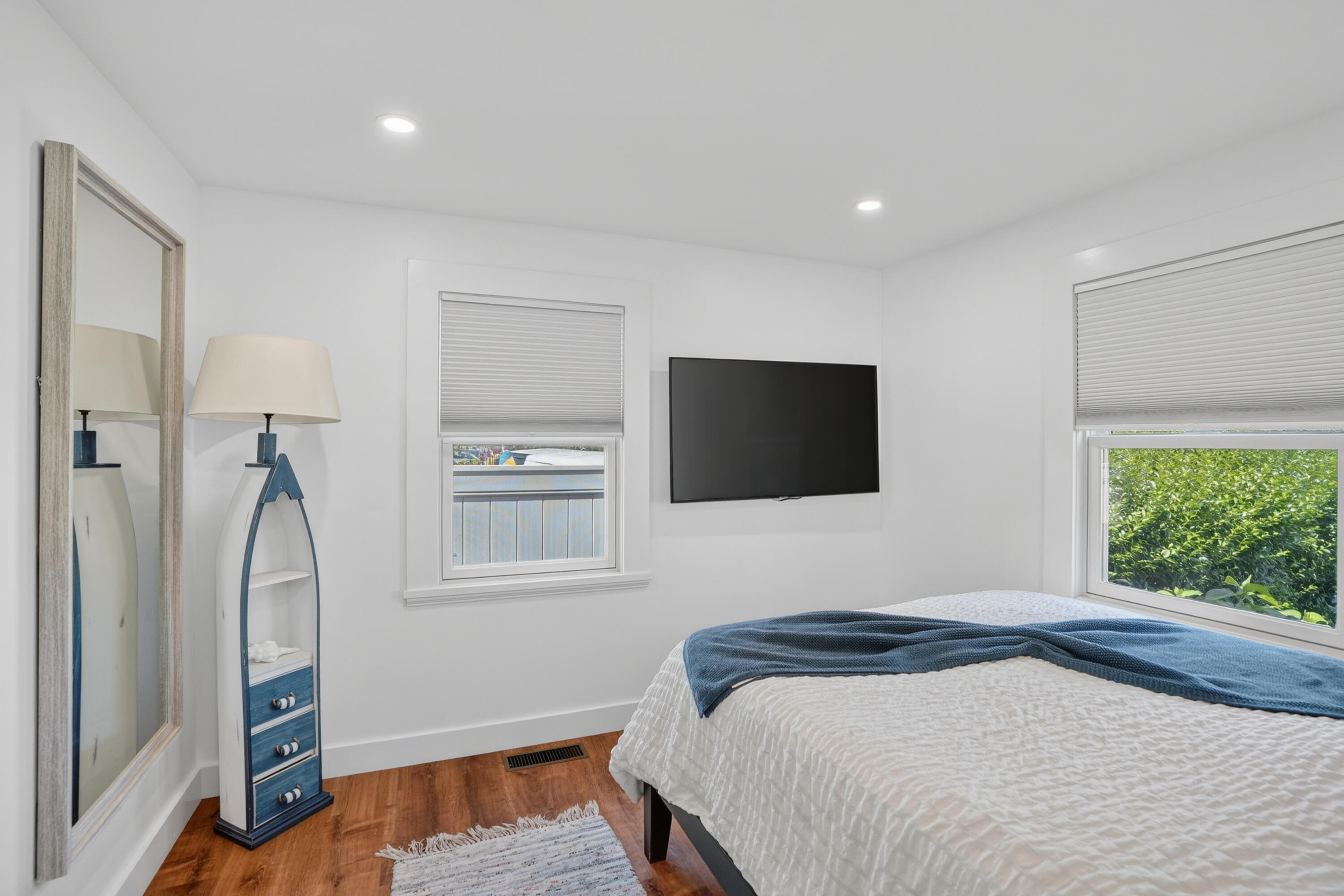 29 & 33 Lagoon Pond Road Vineyard Haven MA 02568