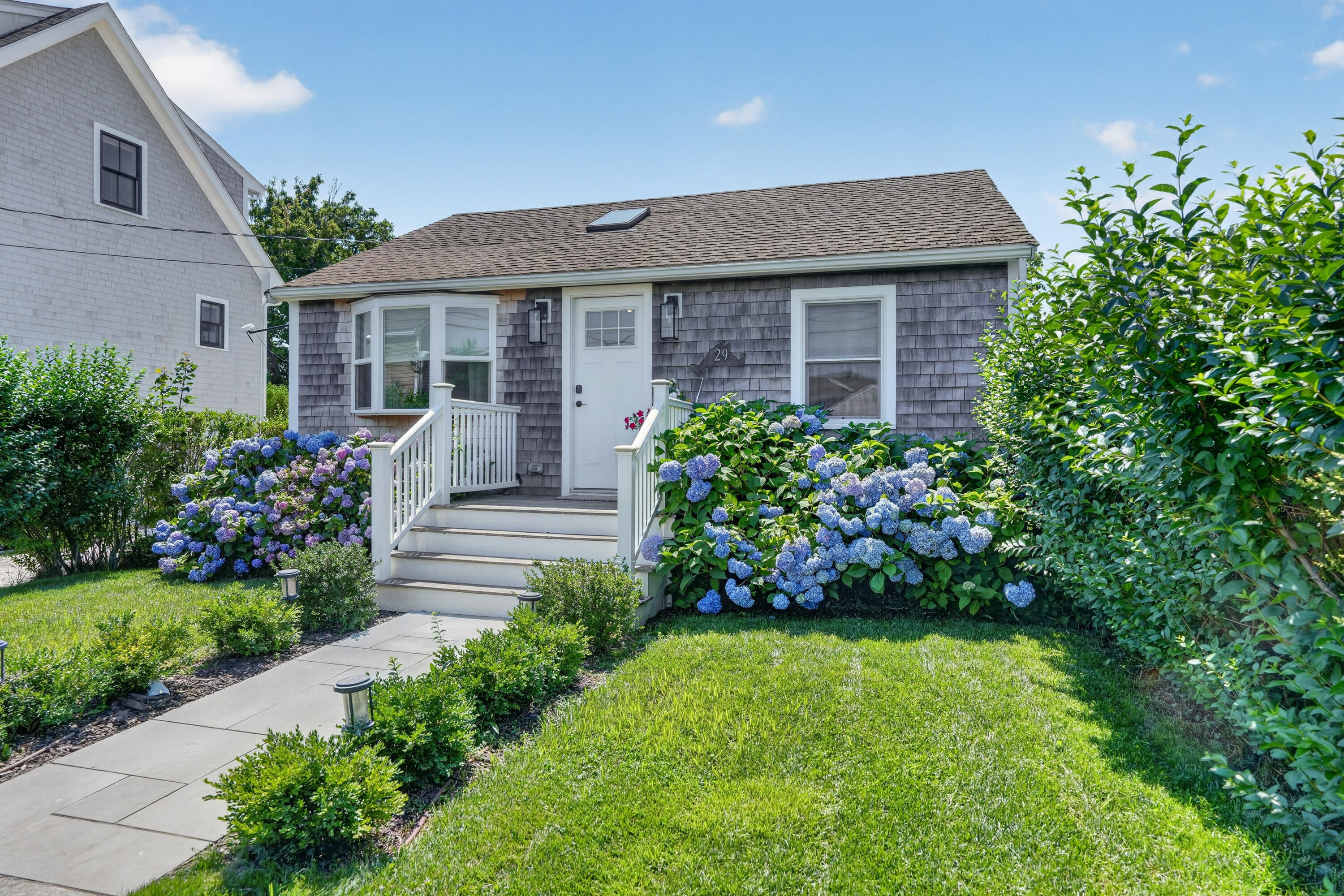29 & 33 Lagoon Pond Road Vineyard Haven MA 02568