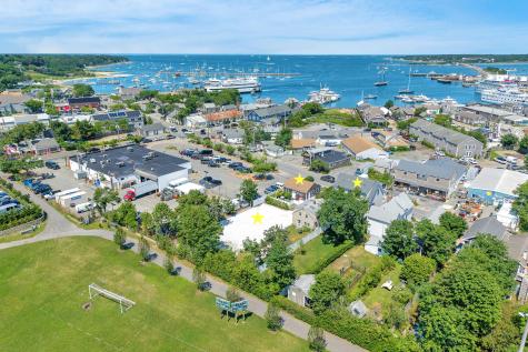 29 & 33 Lagoon Pond Road Vineyard Haven MA 02568