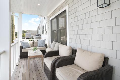 29 & 33 Lagoon Pond Road Vineyard Haven MA 02568