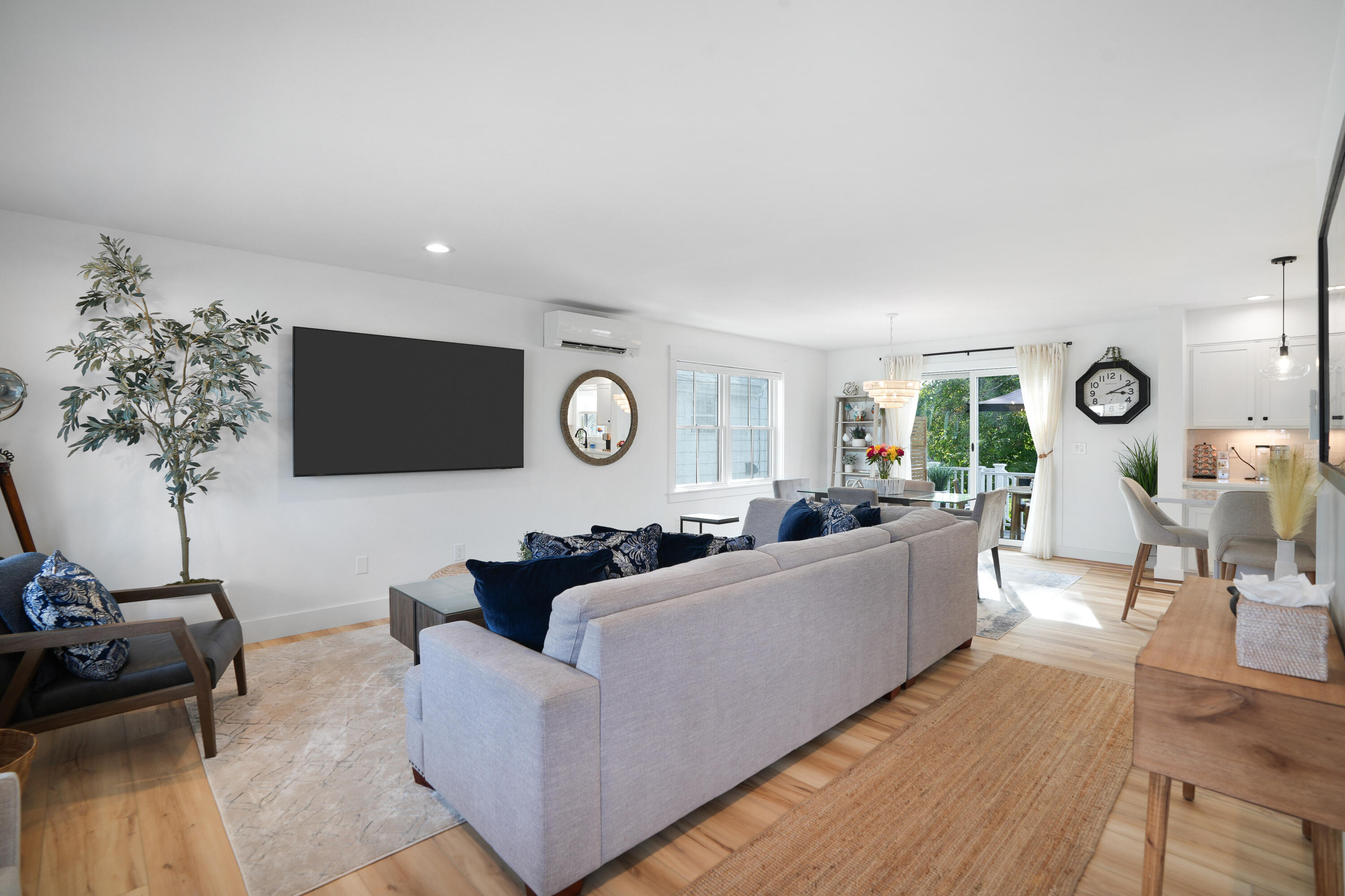 29 & 33 Lagoon Pond Road Vineyard Haven MA 02568