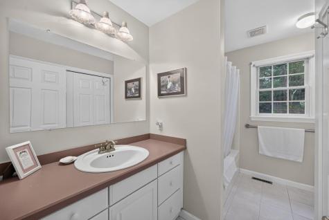 31 Little Neck Way Marstons Mills MA 02648