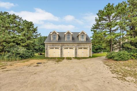 9 Riesling Road Plymouth MA 02360