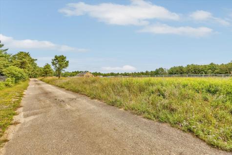 9 Riesling Road Plymouth MA 02360
