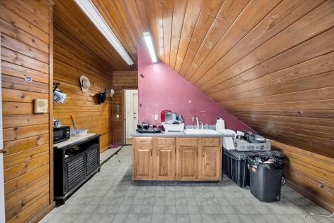 9 Riesling Road Plymouth MA 02360