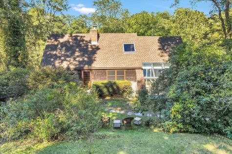 10 Shanks Pond Road Falmouth MA 02540