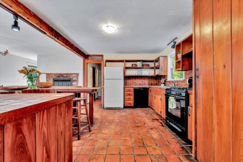 10 Shanks Pond Road Falmouth MA 02540