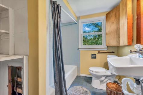 10 Shanks Pond Road Falmouth MA 02540