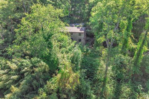 10 Shanks Pond Road Falmouth MA 02540