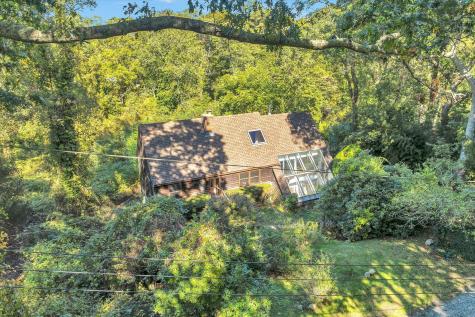 10 Shanks Pond Road Falmouth MA 02540