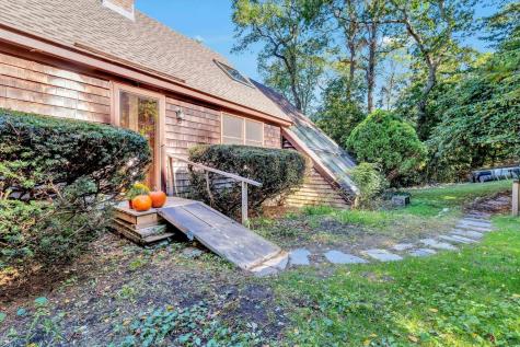 10 Shanks Pond Road Falmouth MA 02540