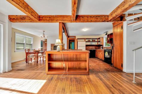 10 Shanks Pond Road Falmouth MA 02540