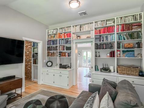 31 Josiah Sachem Way West Tisbury MA 02575