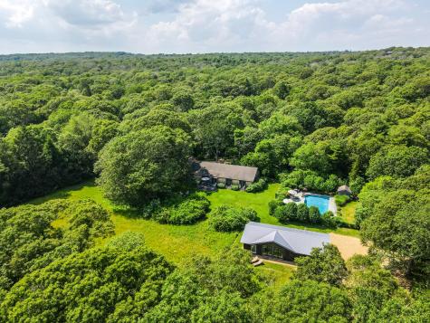 31 Josiah Sachem Way West Tisbury MA 02575
