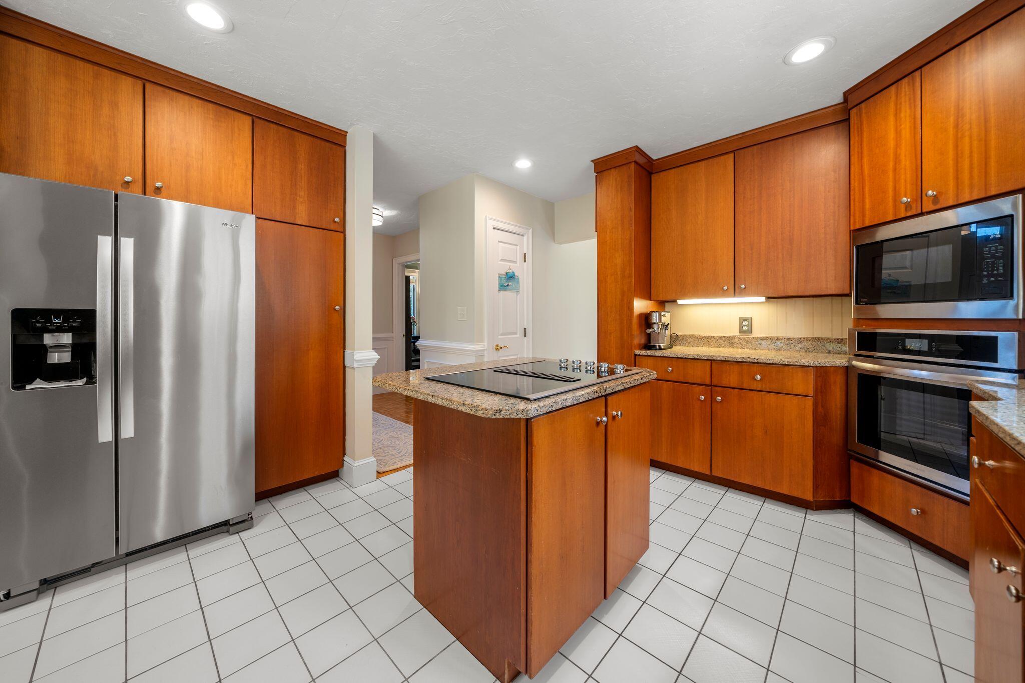 24 Winding Way Plymouth MA 02360